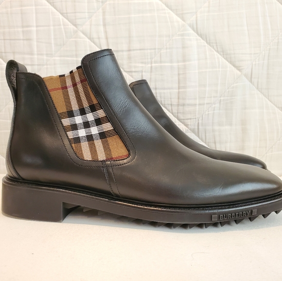 NWT$920 Burberry Men's Allostock Chelsea Black Signature Check Print Logo Boots - Picture 6 of 16